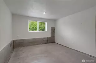 12311 Holtz Rd E, Eatonville, WA 98328 - Photo 16