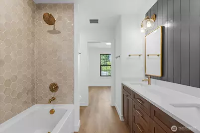 2817 25th Street #B, Everett, WA 98201 - Photo 24