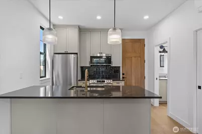2817 25th Street #B, Everett, WA 98201 - Photo 12