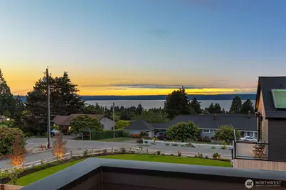 18636 2nd Avenue SW, Normandy Park, WA 98166 - Photo 2