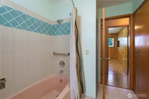 1015 35th St, Anacortes, WA 98221 - Photo 18