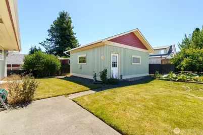 1015 35th Street, Anacortes, WA 98221 - Photo 2