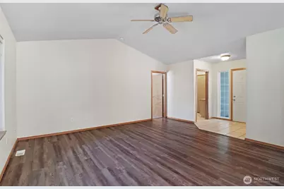 15626 Lindsay Road SE, Yelm, WA 98597 - Photo 4
