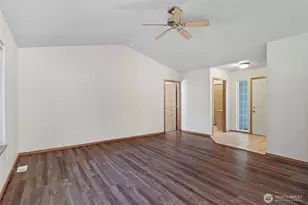 15626 Lindsay Rd SE, Yelm, WA 98597 - Photo 4