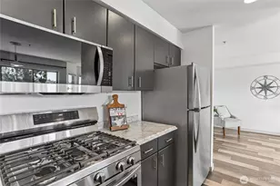 701 Galer St, Seattle, WA 98109 - Photo 16