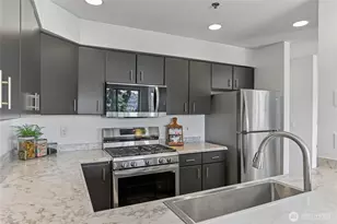 701 Galer St, Seattle, WA 98109 - Photo 14