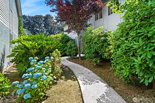1872 S Central Pl, Kent, WA 98030 - Photo 2