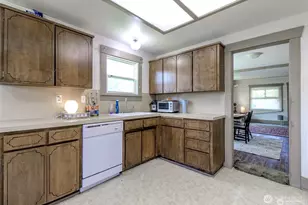 6845 S Clement Ave, Tacoma, WA 98409 - Photo 4