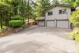 1724 NW Palmer Ln, Bremerton, WA 98311 - Photo 2