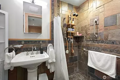 10903 Glen Acres Drive S #B, Seattle, WA 98168 - Photo 22