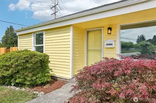 2404 S 121st St, Seattle, WA 98168 - Photo 2