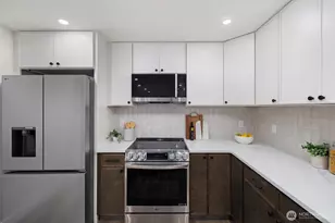 3002 NE 97th St, Seattle, WA 98115 - Photo 12