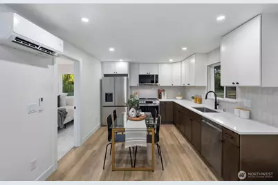 3002 NE 97th Street, Seattle, WA 98115 - Photo 8