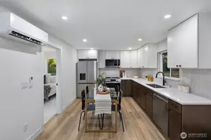 3002 NE 97th St, Seattle, WA 98115 - Photo 8