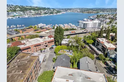 1010 Bellevue Court E, Seattle, WA 98102 - Photo 2