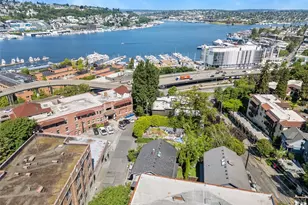 1010 Bellevue Ct E, Seattle, WA 98102 - Photo 2