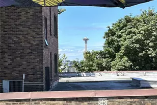 1010 Bellevue Ct E, Seattle, WA 98102 - Photo 2