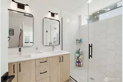 902 N 86th Street, Seattle, WA 98103 - Photo 20