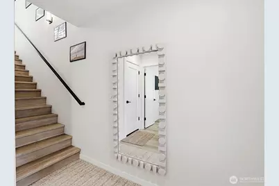 902 N 86th Street, Seattle, WA 98103 - Photo 2