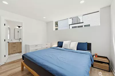 902 N 86th Street, Seattle, WA 98103 - Photo 18