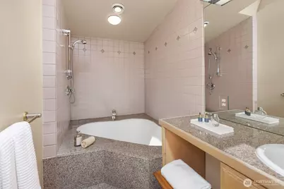 4529 E Laurel Drive NE, Seattle, WA 98105 - Photo 20