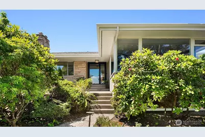 5757 64th Avenue NE, Seattle, WA 98105 - Photo 2