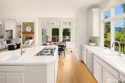 19524 SE 24th Place, Sammamish, WA 98075 - Photo 12