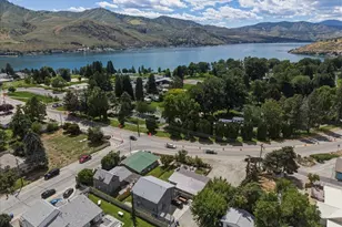 330 W Highland Ave, Chelan, WA 98816 - Photo 4