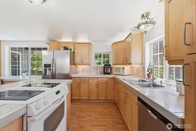 330 W Highland Avenue, Chelan, WA 98816 - Photo 10