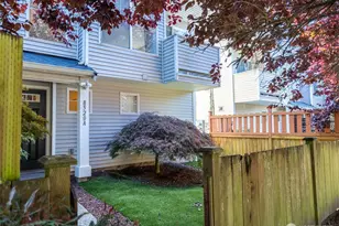 8520 Midvale Ave N, Seattle, WA 98103 - Photo 1