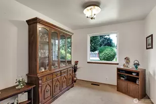 420 S 128th St, Seattle, WA 98168 - Photo 8