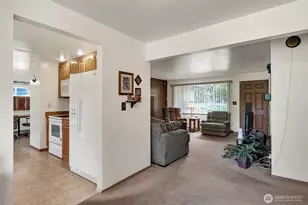 420 S 128th St, Seattle, WA 98168 - Photo 10