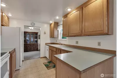 420 S 128th Street, Seattle, WA 98168 - Photo 14