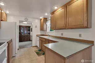 420 S 128th St, Seattle, WA 98168 - Photo 14