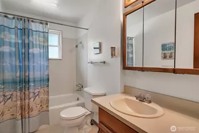 420 S 128th Street, Seattle, WA 98168 - Photo 18