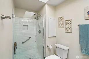 910 S 248th St, Des Moines, WA 98198 - Photo 18