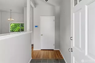134 160th Pl SE, Bellevue, WA 98008 - Photo 2