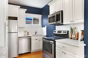 516 W Howe St, Seattle, WA 98119 - Photo 8