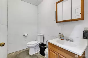 13025 Ambaum Blvd SW, Burien, WA 98146 - Photo 30