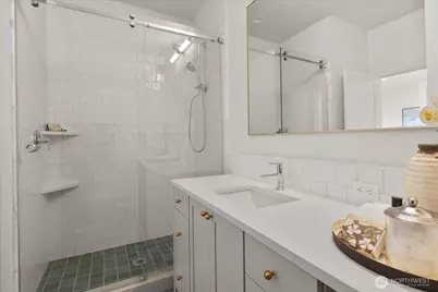 5739 25th Avenue NE, Seattle, WA 98105 - Photo 32
