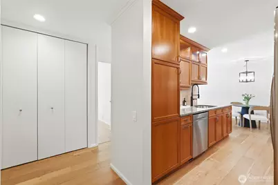 6333 Lake Washington Boulevard NE #304, Kirkland, WA 98033 - Photo 14