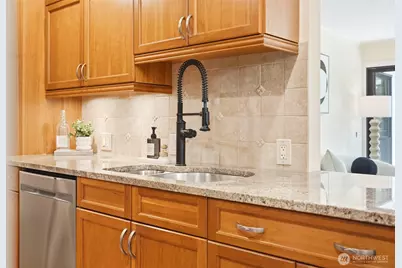 6333 Lake Washington Boulevard NE #304, Kirkland, WA 98033 - Photo 4