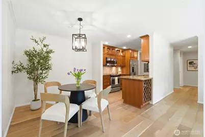 6333 Lake Washington Boulevard NE #304, Kirkland, WA 98033 - Photo 6