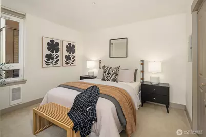 4547 8th Avenue NE #410, Seattle, WA 98105 - Photo 18