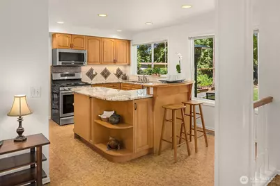 647 Edmonds Way, Edmonds, WA 98020 - Photo 14