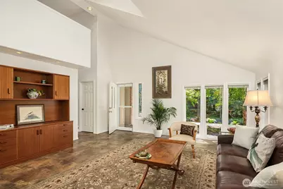 647 Edmonds Way, Edmonds, WA 98020 - Photo 6