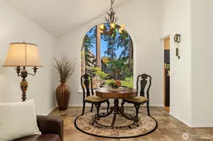 647 Edmonds Way, Edmonds, WA 98020 - Photo 8