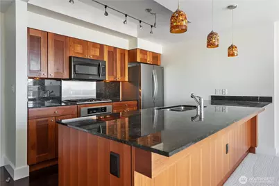 650 Bellevue Way NE #4006, Bellevue, WA 98004 - Photo 2