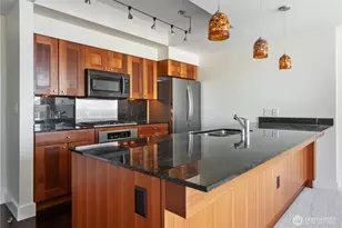 650 Bellevue Way NE, Bellevue, WA 98004 - Photo 2