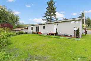 6772 NE Whidbey Dr, Silverdale, WA 98340 - Photo 2